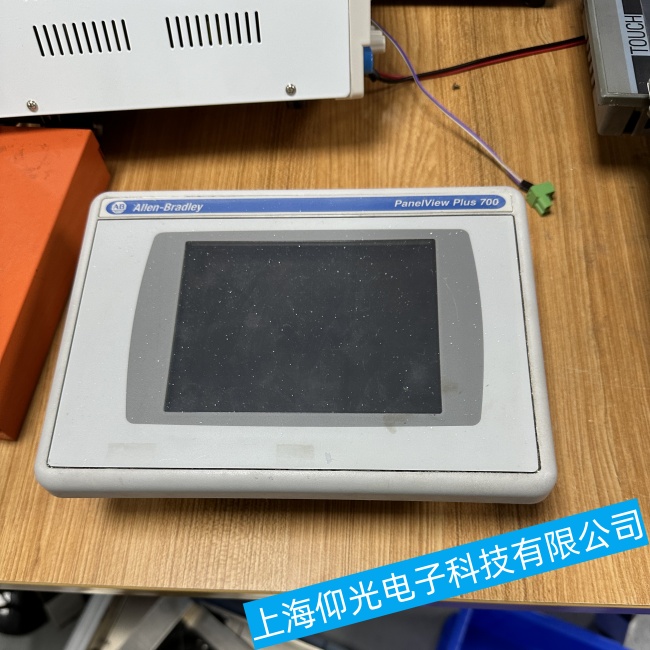 廣州AB觸摸屏2711P-B6C1A在通電幾分鐘后屏幕變成藍(lán)屏故障維修中心
